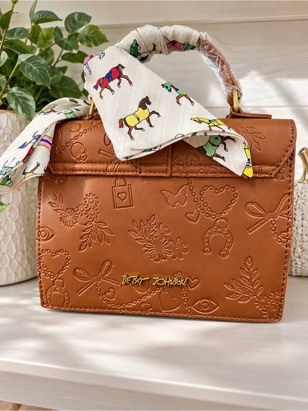 🤎 NEW WITH TAGS Betsey Johnson Cognac Embossed Crossbody Bag 🤎